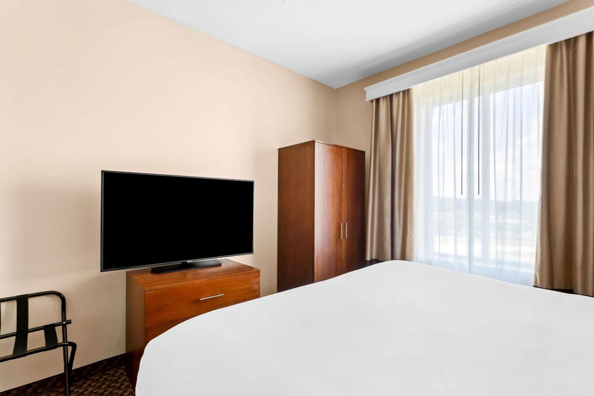 Comfort Inn & Suites Grenada Ngoại thất bức ảnh